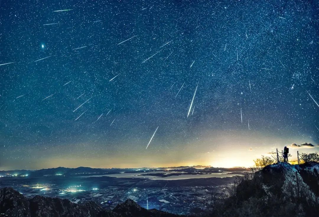 Hot in this August| 100 Meteors from Perseid